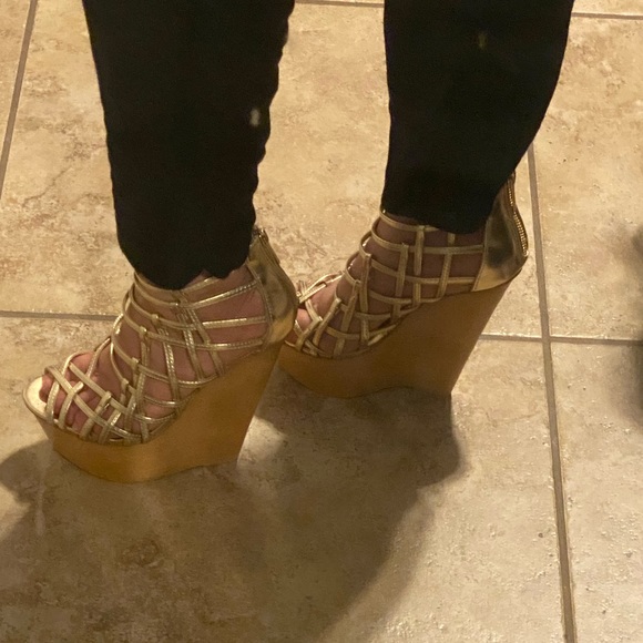 BEBE Gold Wedges will take you to the top. - Picture 4 of 6